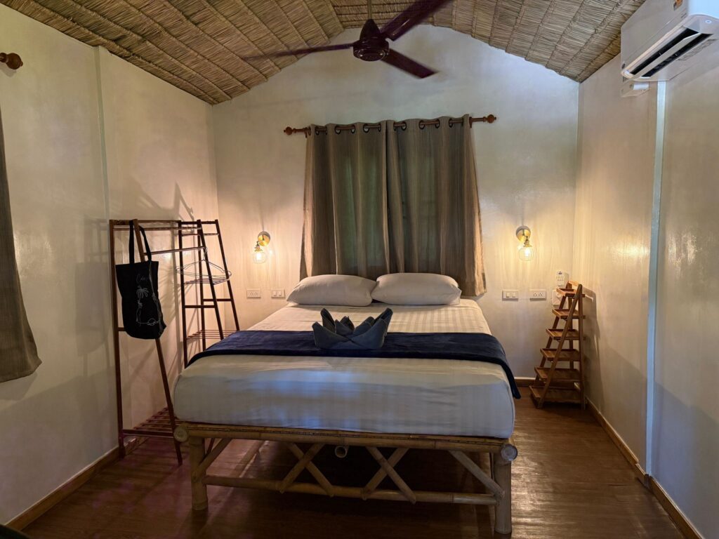 Beachfront bungalow at Colorful Hut Koh Phangan