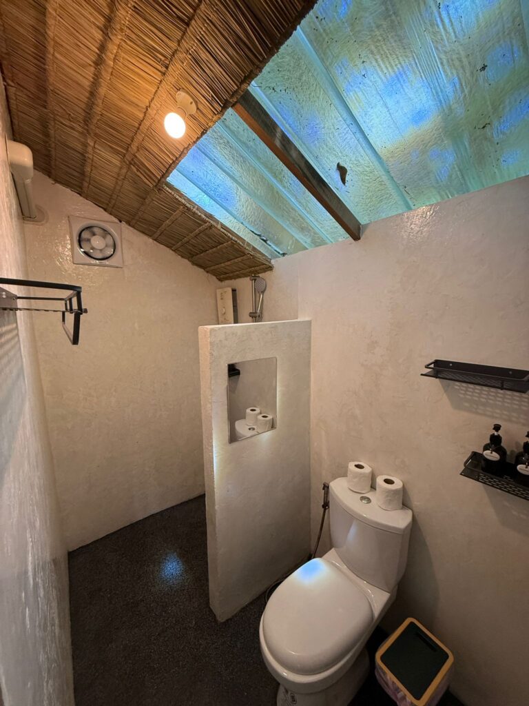 Beachfront bungalow at Colorful Hut Koh Phangan