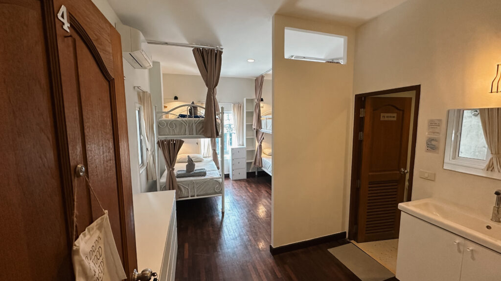 Room at Blessings yoga hostel Koh Phangan